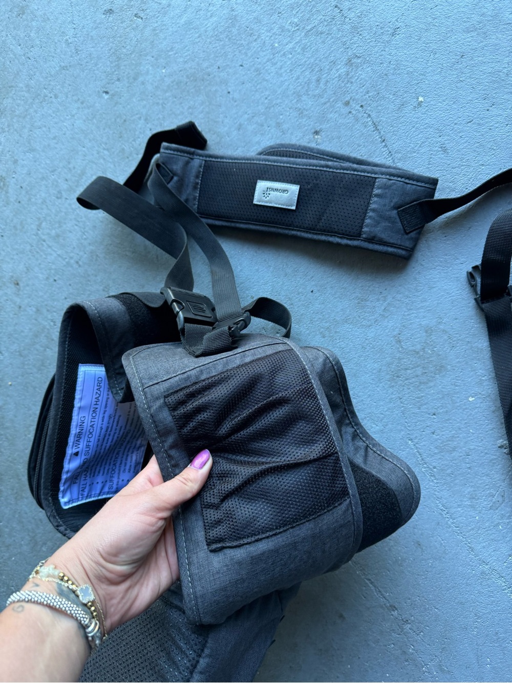 New Baby hip carrier - Picture 4 of 5